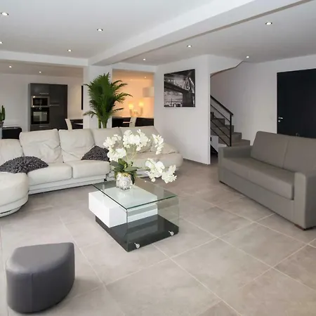 ホリデーパーク Via Mare サント・リュシー・ド・ポルト・ヴェッキオ